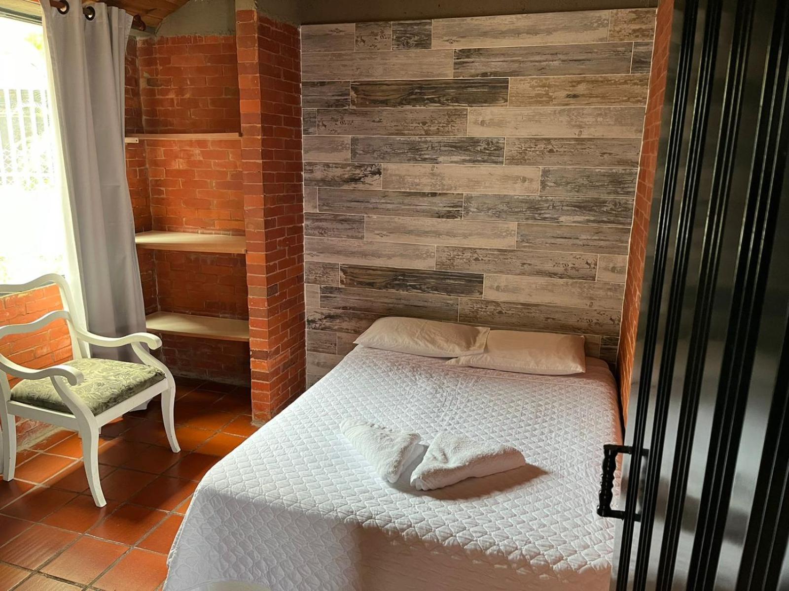 Hotel Aguablanca La Mesa  Room photo